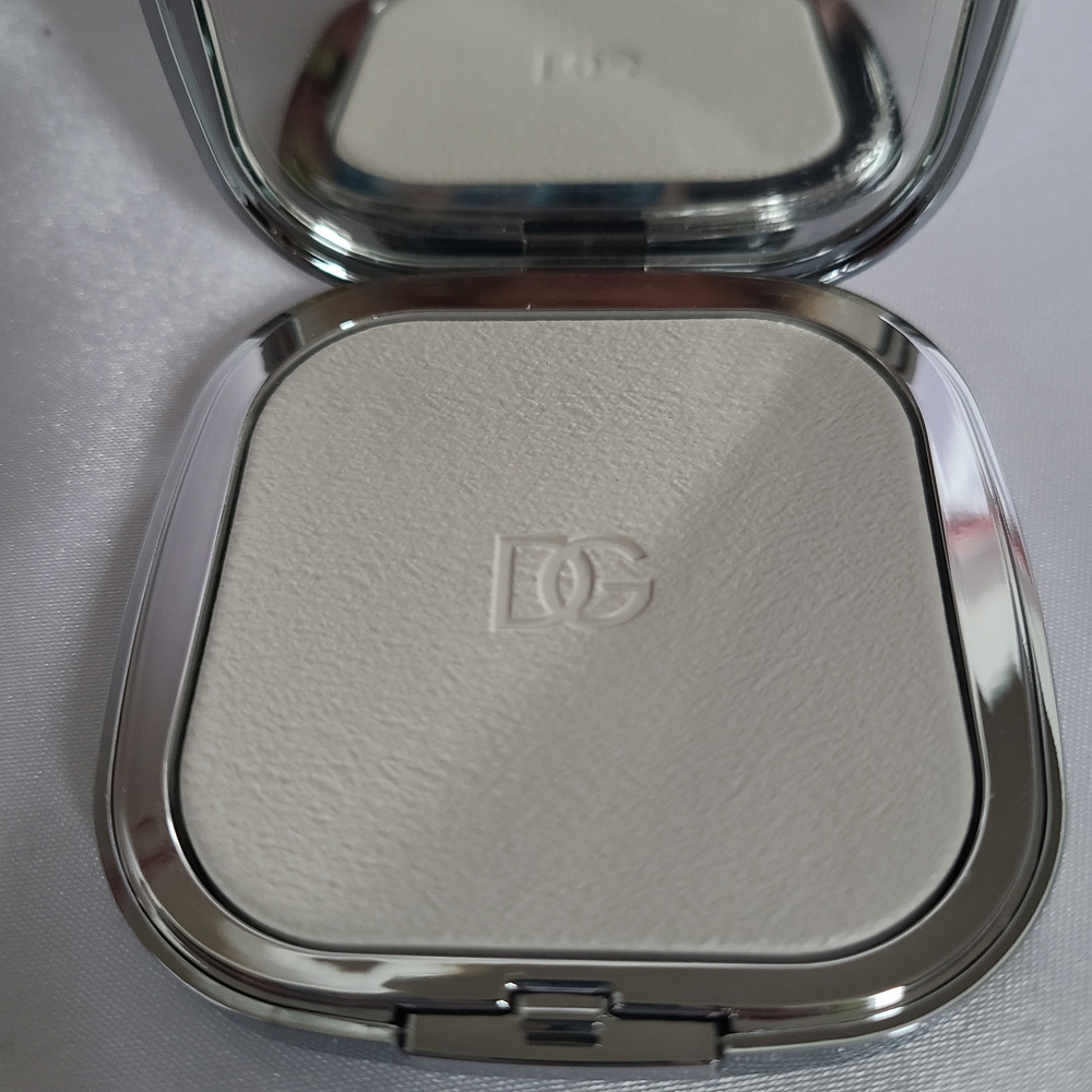 Dolce & Gabbana Solar Glow Compact NWT Made in Italy - Picture 2 of 5